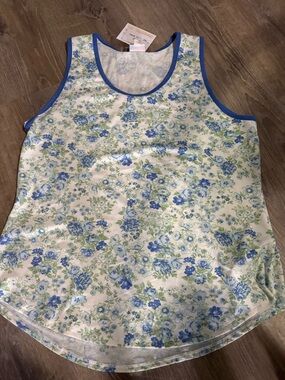 Lularoe tank top 3x new with tag floral
Print